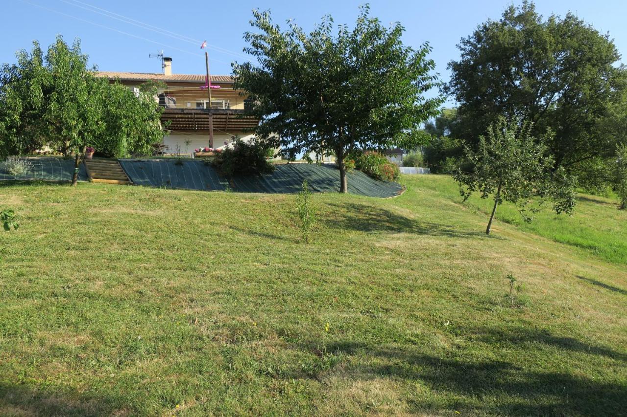 Chambres Au Grand Calme Dans Maison Primarette Exterior foto